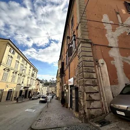 Nel Cuore Di Ronciglione, 36 Corso Umberto Apartmán